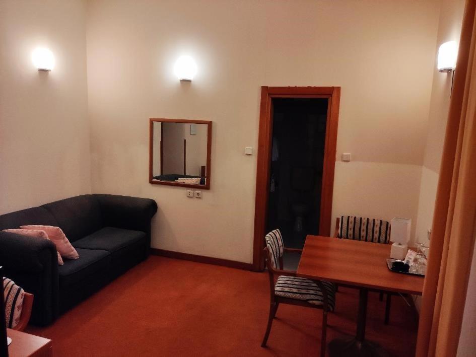 Hotel Vila Ruzica- Glavna Zgrada I Depandanse Crikvenica Luaran gambar
