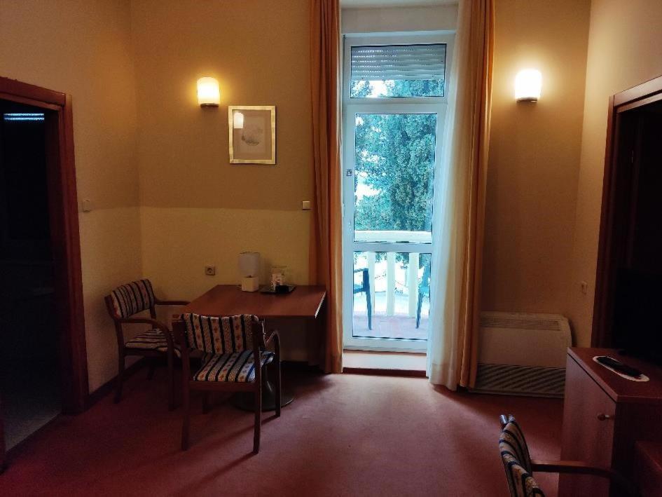 Hotel Vila Ruzica- Glavna Zgrada I Depandanse Crikvenica Luaran gambar