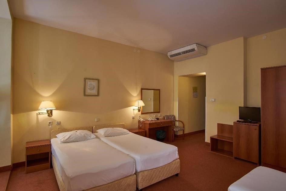 Hotel Vila Ruzica- Glavna Zgrada I Depandanse Crikvenica Luaran gambar