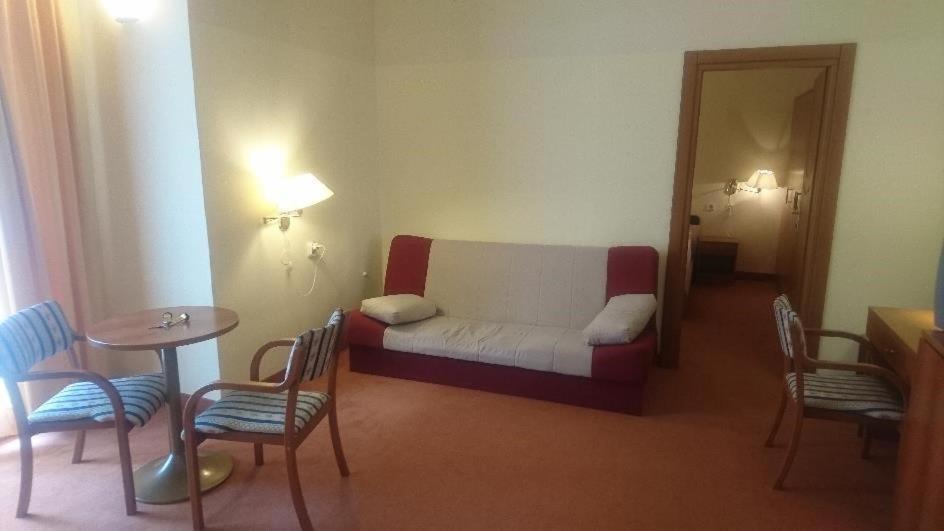 Hotel Vila Ruzica- Glavna Zgrada I Depandanse Crikvenica Luaran gambar