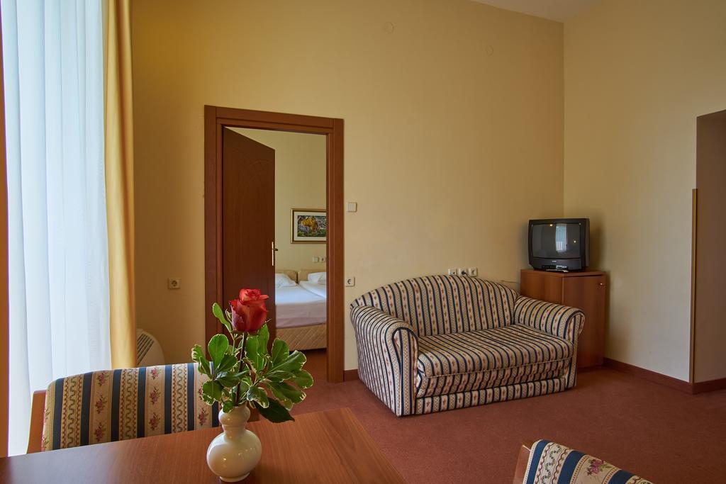 Hotel Vila Ruzica- Glavna Zgrada I Depandanse Crikvenica Luaran gambar