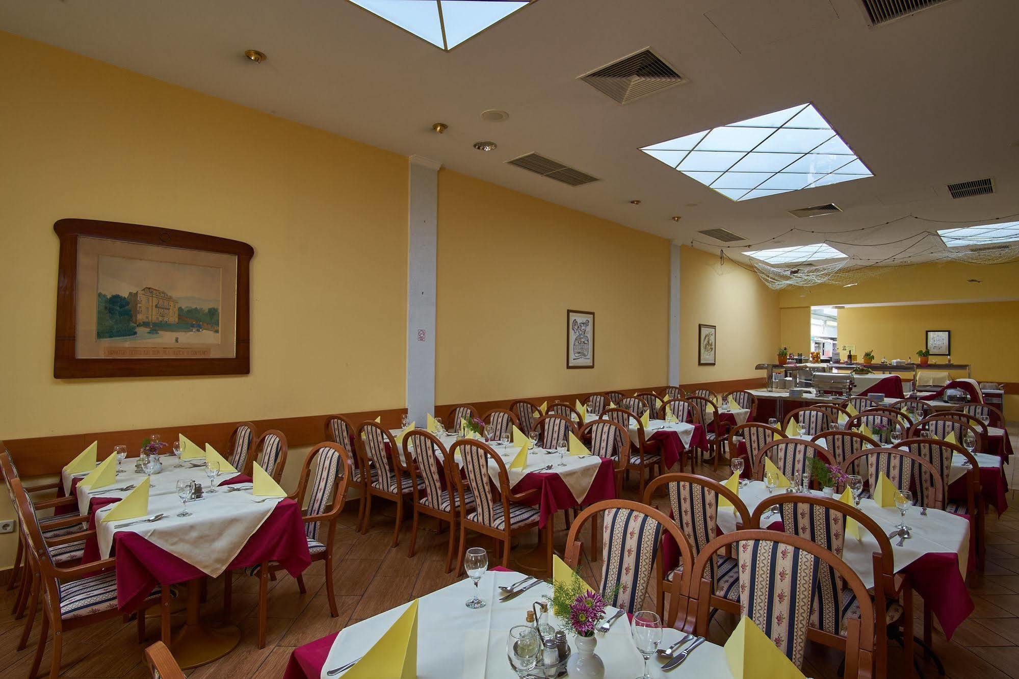 Hotel Vila Ruzica- Glavna Zgrada I Depandanse Crikvenica Luaran gambar