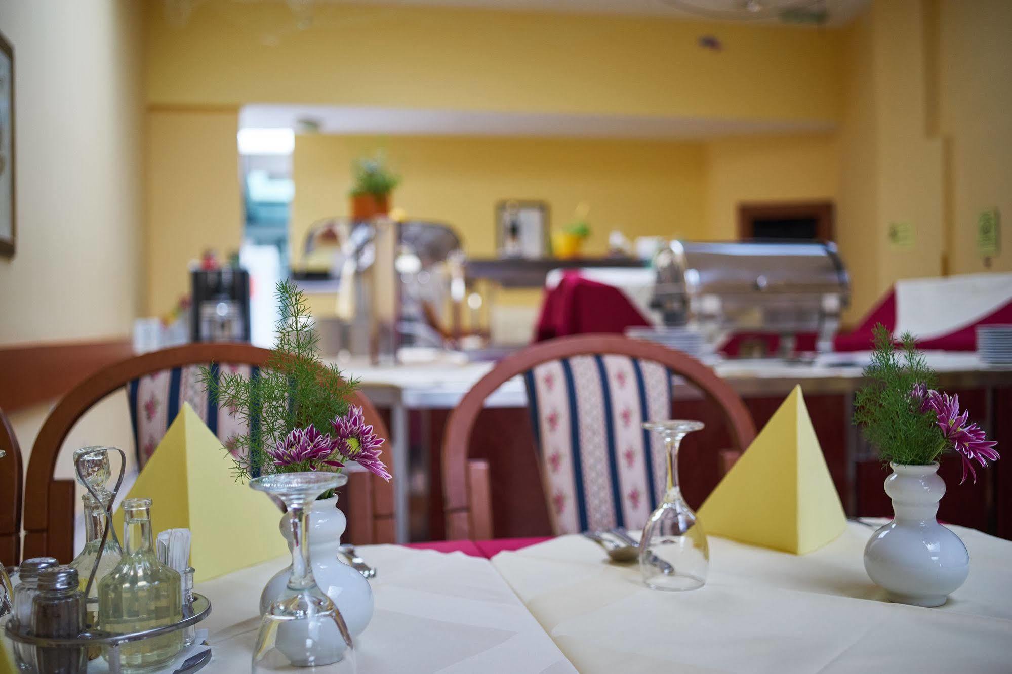 Hotel Vila Ruzica- Glavna Zgrada I Depandanse Crikvenica Luaran gambar