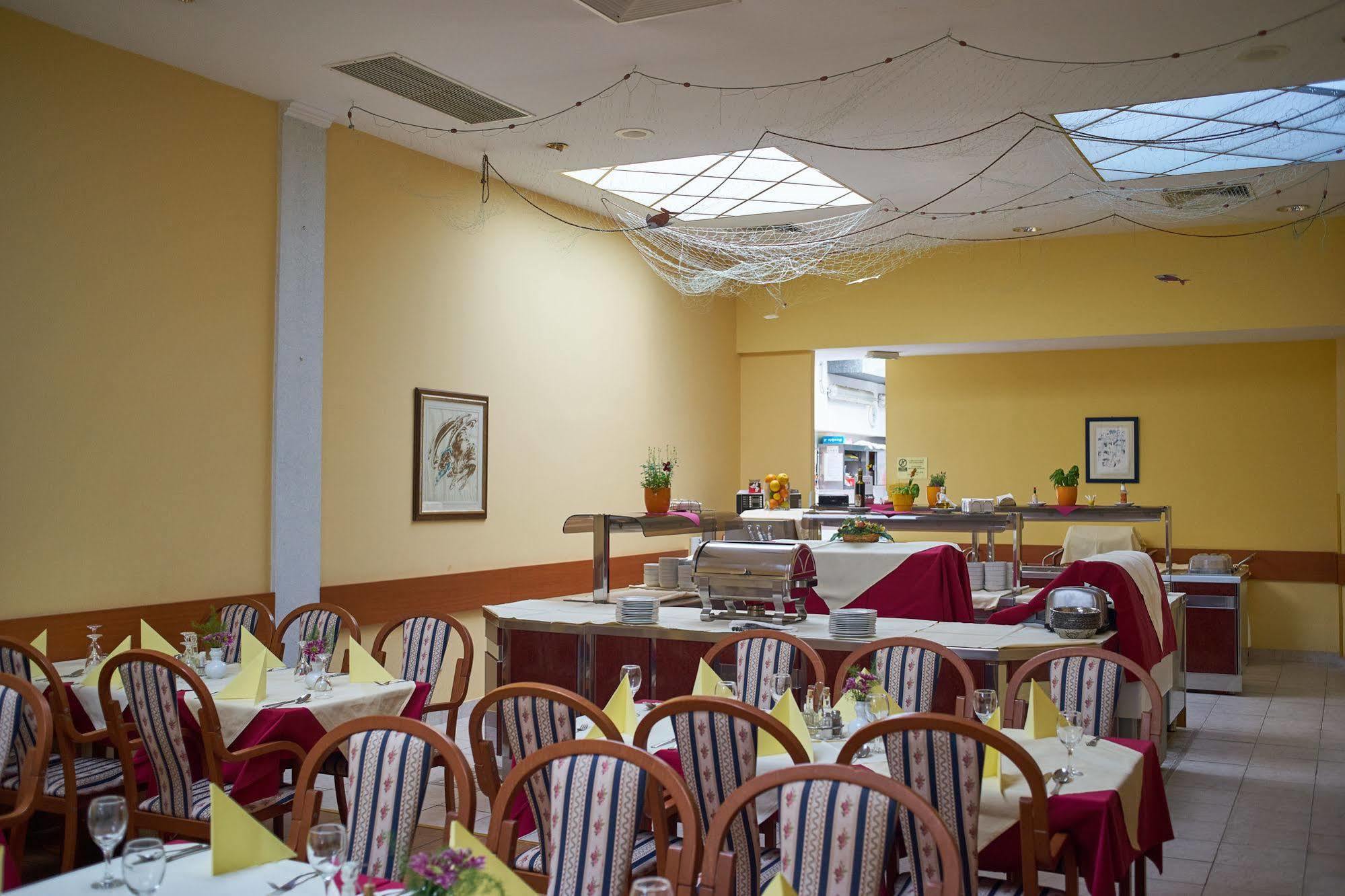 Hotel Vila Ruzica- Glavna Zgrada I Depandanse Crikvenica Luaran gambar