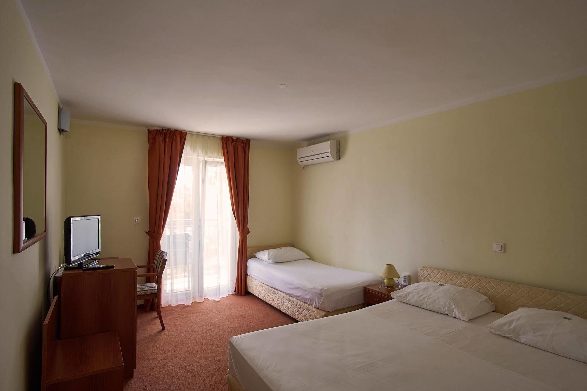 Hotel Vila Ruzica- Glavna Zgrada I Depandanse Crikvenica Luaran gambar