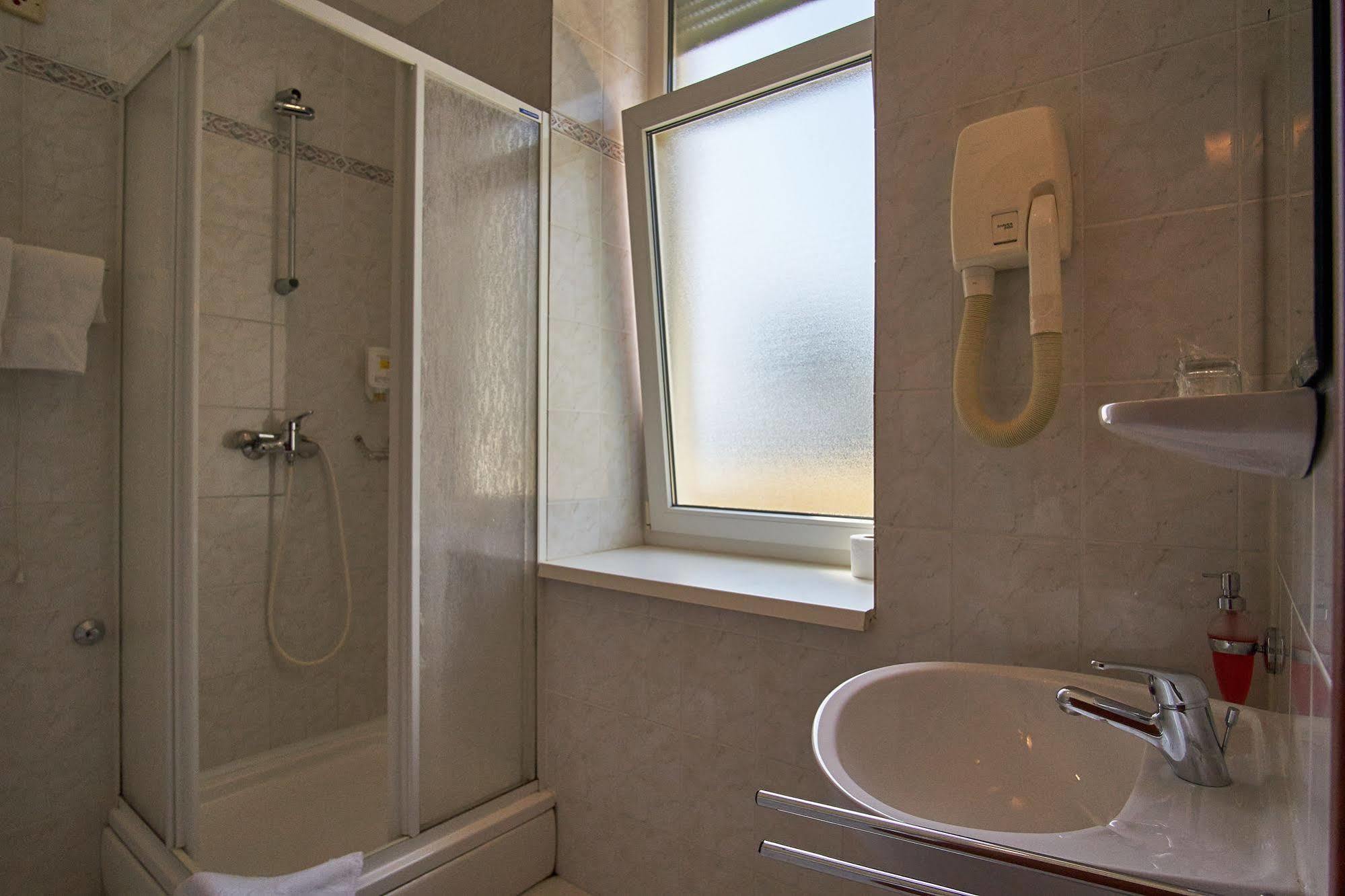 Hotel Vila Ruzica- Glavna Zgrada I Depandanse Crikvenica Luaran gambar